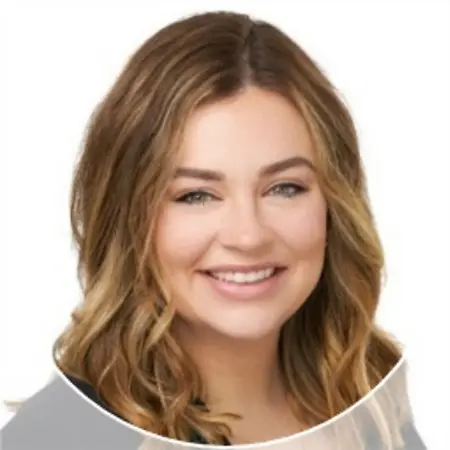 Shailee Smith, Manager on Influential Women