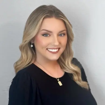 Savannah Huff, Client Advisor on Influential Women