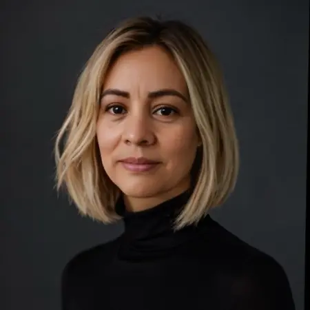 Maara Paulina  Teran Ramirez, Associate Banker - Market Expansion on Influential Women
