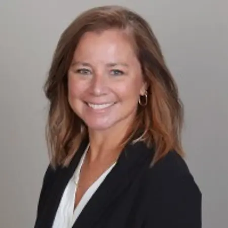 Jessica Guitar, Edward Jones Financial Advisor on Influential Women
