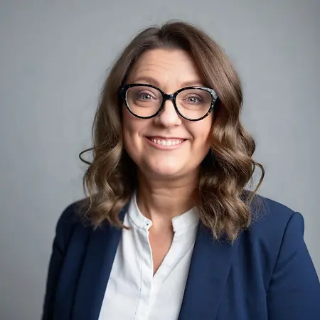 Laura Elizabeth Hollaway