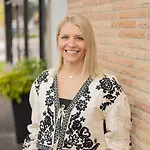 Lindsay Henn, Entrepreneur / Writer on Influential Women