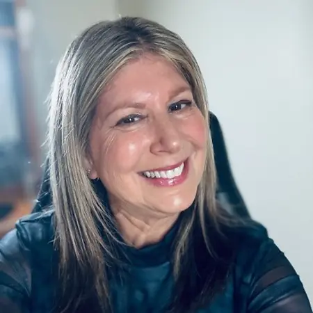 Julie Lowe, Donor Engagement Specialist on Influential Women