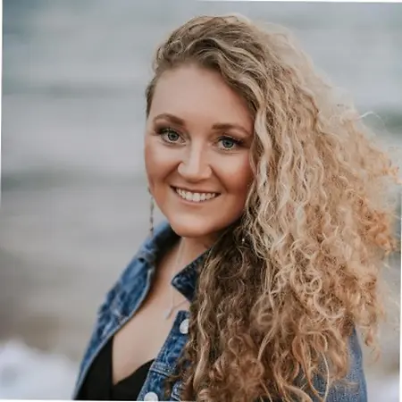 Shelby Allstetter, Senior Administrative Assistant on Influential Women