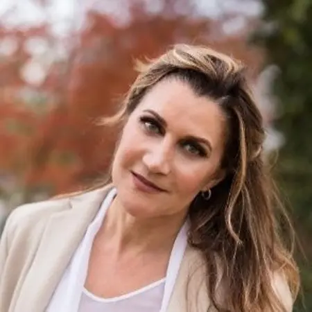 Tina Nasseri, Senior Staff Manager on Influential Women
