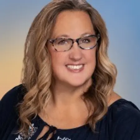 Tori Thomsen, Travel Account Mgr/Senior Sourcing Manager on Influential Women