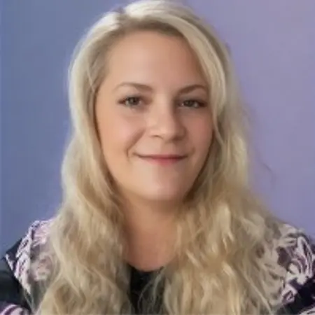 Cassandra Ludden, New Business Development on Influential Women