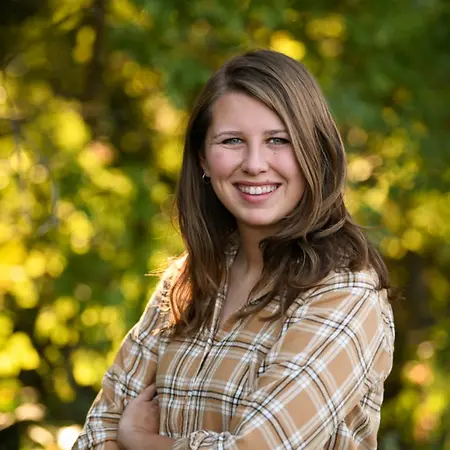 Mikaya  Wallis Spires