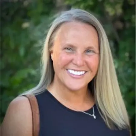 Bobbie Risner, Case Manager on Influential Women