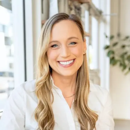 Stephanie McKee Zielinski, On Air Talent on Influential Women