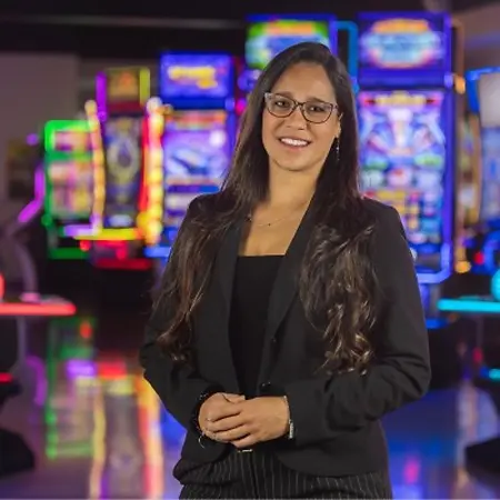 Julia Lopes, Account Executive on Influential Women