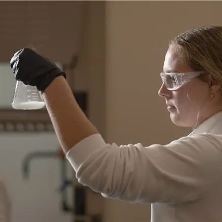 Lauren Swiggum, Undergraduate Researcher on Influential Women