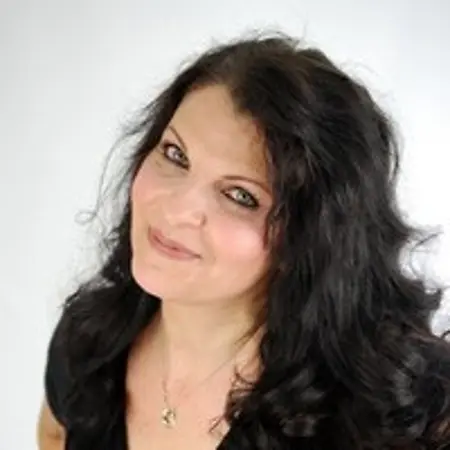 Elizabeth Stobbe, Field Assistant on Influential Women
