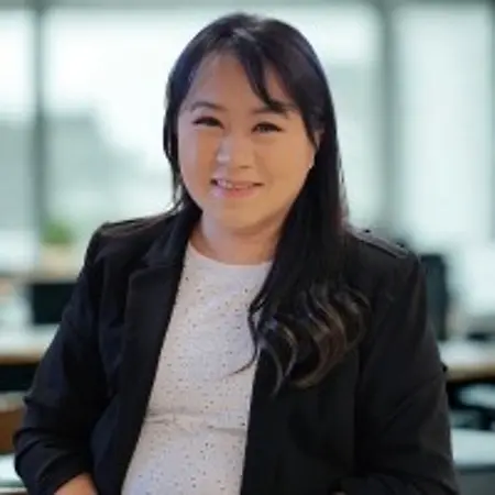 Yer Xiong, Multicultural Advisor on Influential Women