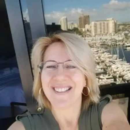 Rosangela Estefani, Customer Service Representative on Influential Women