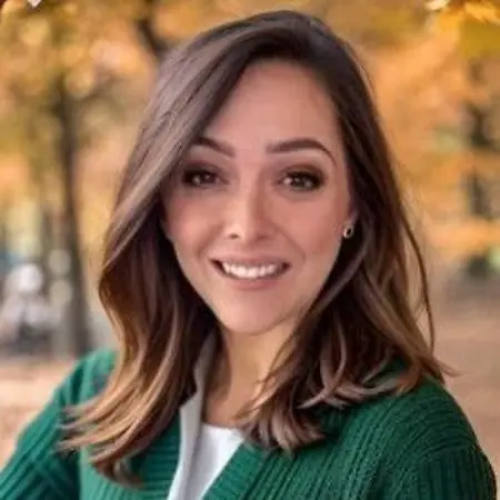 Leslie Simon, Recruiter on Influential Women