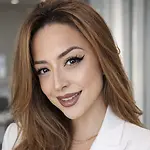 Leslie Pelayo, Account Executive and Manager on Influential Women