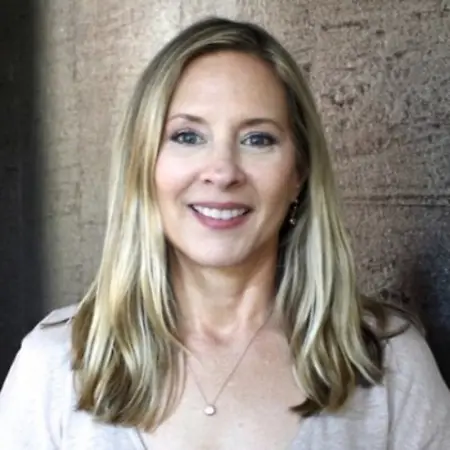 Mia Manders, Independent UX, Web & Visual Designer on Influential Women