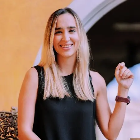 Valentina Guetlin, Coordinador de marketing y relaciones públicas on Influential Women