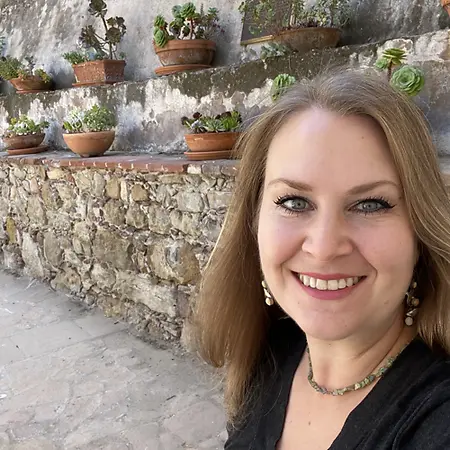 Bethany Crane, Instructor on Influential Women