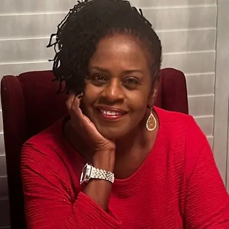 Roxanne Watts, Sales & Customer Service Consultant  Trainer & Workshop Facilitator  Motivational Speaker on Influential Women