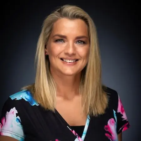 Mindee Graver, Travel Manager on Influential Women