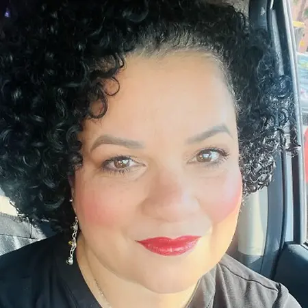 Cyntia Vila Nova, Supplier Relationship Manager on Influential Women