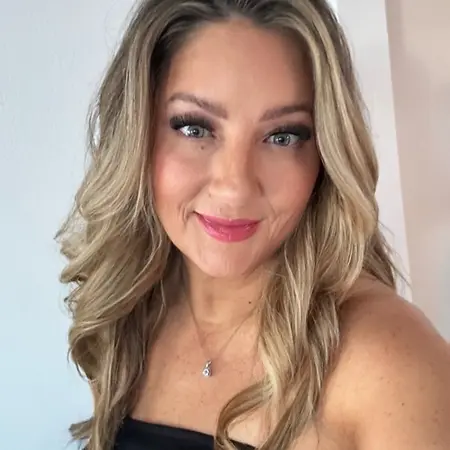 Anita Calderoni Arredondo, CNC, CHC, BCS