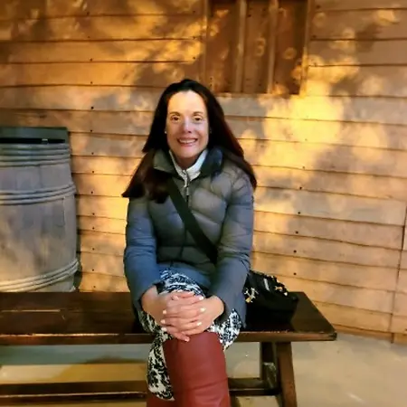 Mercedes Nieves, Supreme Court of Virginia Certified Mediator / Alternative Dispute Resolution on Influential Women