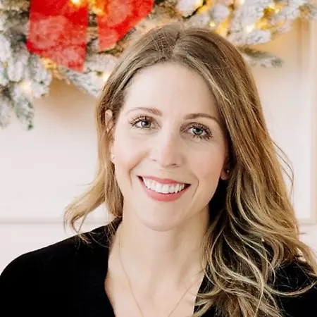 LINDSEY TAVARES, Executive Director on Influential Women