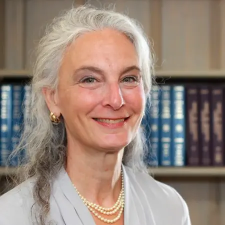 Gayle Carr, Attorney on Influential Women