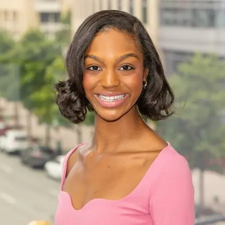 Noelle Kinney, Business Analyst on Influential Women
