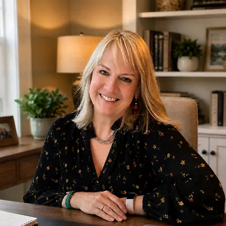 Lindy Wilson, Freelance Video Editor and Realtor in Minnesota on Influential Women