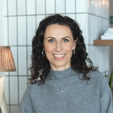 Francesca Gino, Instructor on Influential Women