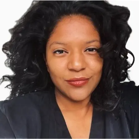 Mara Fernanda, Independent Arts Programmer and Producer and volunteering on Influential Women