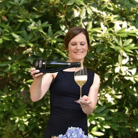 Kathleen Smith, DipWSET