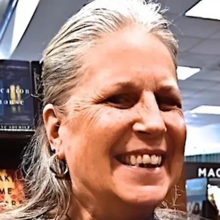 Juli Ocean, Ghostwriter and Book Finisher on Influential Women