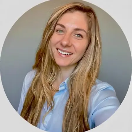 Zoey Pace, Senior Account Manager – Cirque du Soleil on Influential Women