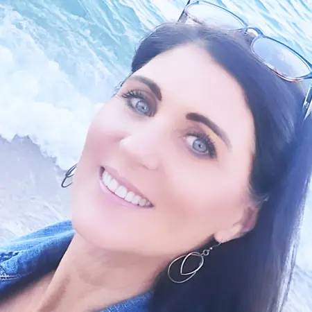 Susie Sanchez, EA | Author | Speaker | Former Professional Cheerleader  Cancer Survivor on Influential Women