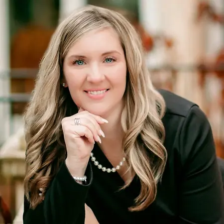 Amanda R Anderson, Regional Banking Branch Manager on Influential Women