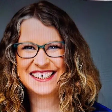Lisa Fulkerson, Community Associate on Influential Women