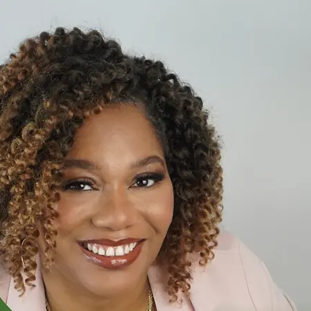 LaTarsha Roman, Loan Closing Specialist on Influential Women