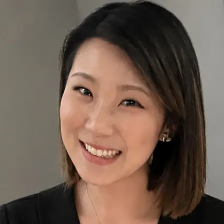 Clarissa Lee, Staff Program Manager, Strategy & Operations | Twilio Global Customer Services | Board of Directors Gum Moon Women's Residence on Influential Women