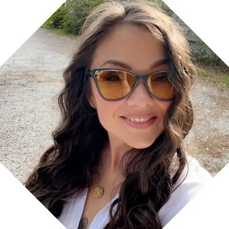 Marissa Moen, Store Manager on Influential Women