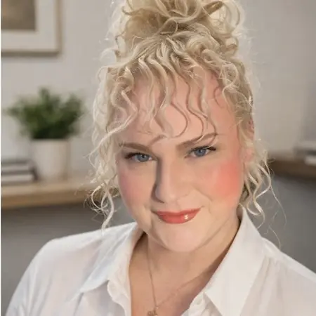 Charlotte Mueller, Senior Community Engagement Specialist on Influential Women