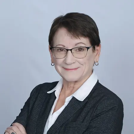 Angela Smucker, ARM, CLCS, CPCU, TRIP, Independent Risk Manager on Influential Women
