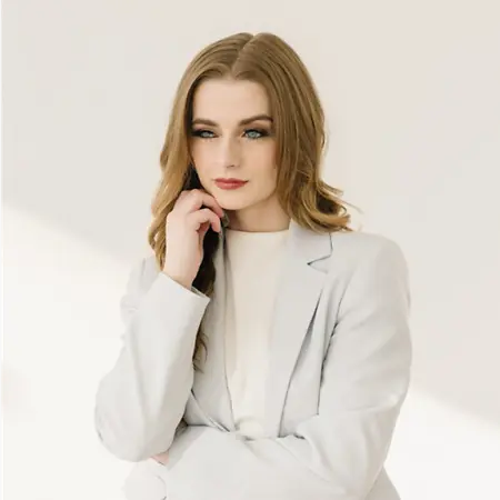 Shaylee Hunter, Chapter Coordinator on Influential Women