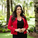 Debora Mendonça, Director of Operations / Community Leader on Influential Women