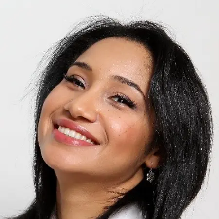 Aura Elena Martinez, Self-Discovery & Empowerment Coach | Founder of MugHug® Store on Influential Women