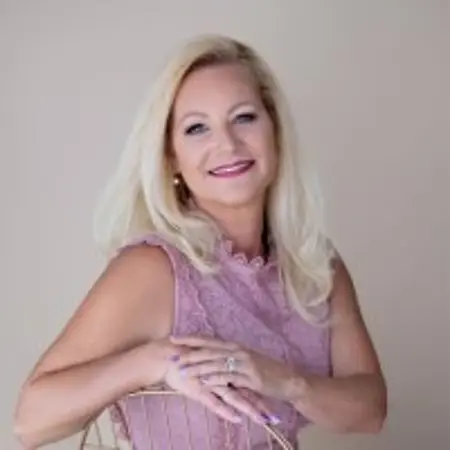 Maureen Scanlon, Master Life Coach and Practitioner on Influential Women